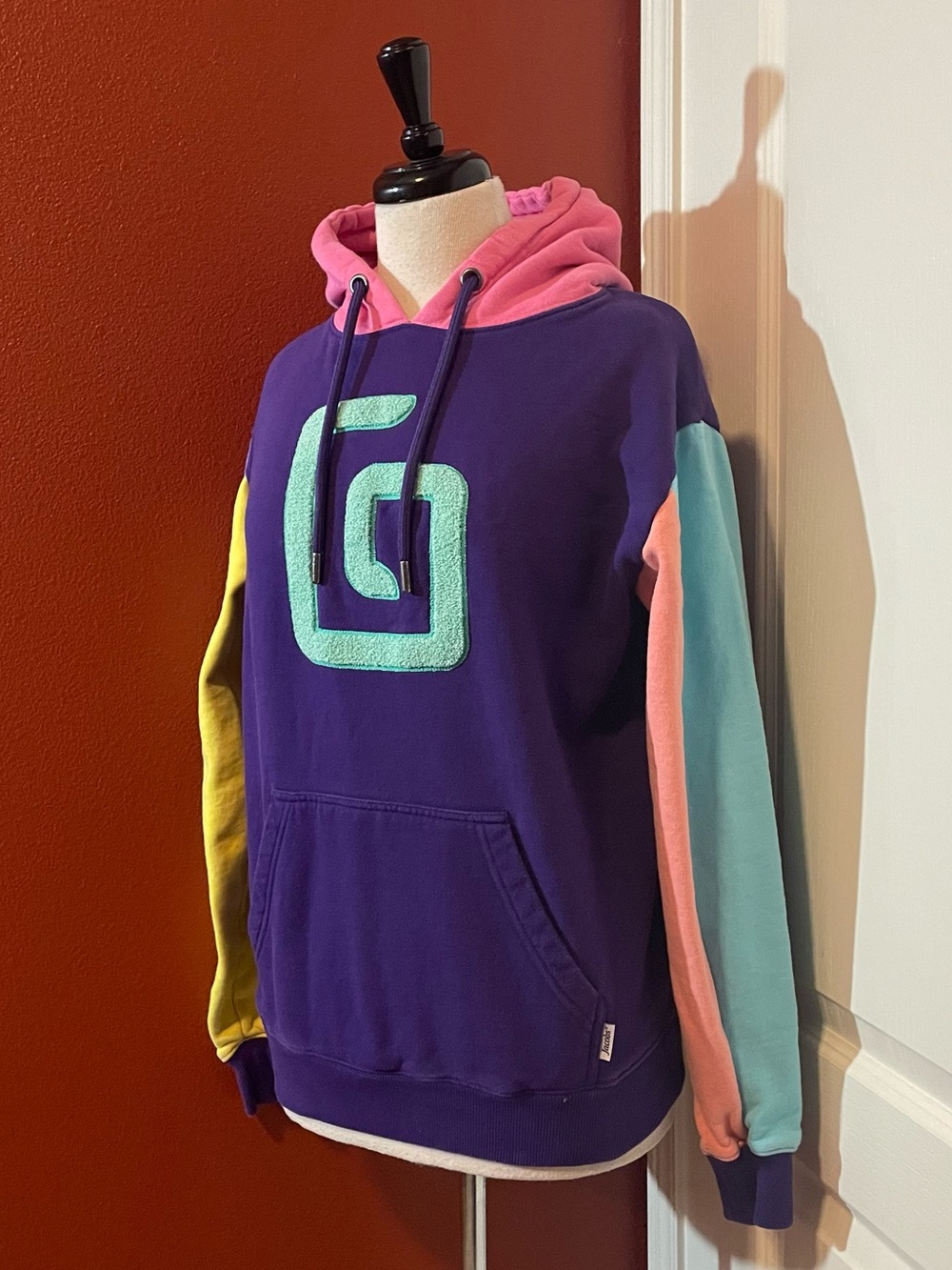 Karl Jacobs Men’s Official GamerBoyKarl Colorblock Pullover Hoodie Sweatshirt